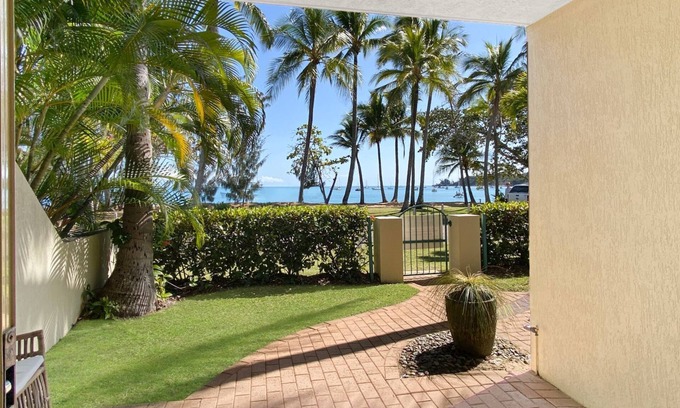 Horseshoe Bay Apartment | Sails on Horseshoe Apartment 6 - Couple's Beach Getaway