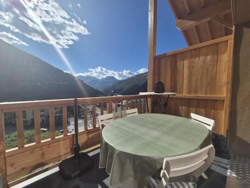 Sainte-Foy-Tarentaise Apartment | SAINT FE 701C Charmant appartement 6per Sainte Foy Tarentaise