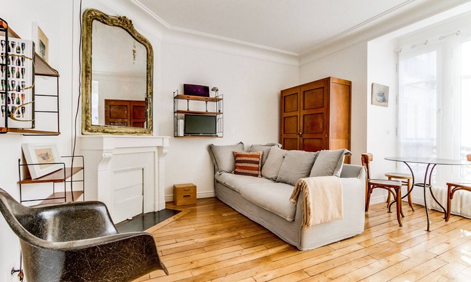 Quartier de l'Ecole-Militaire Apartment | Saint Germain des Prés - Petit Sevres 1 Bedroom