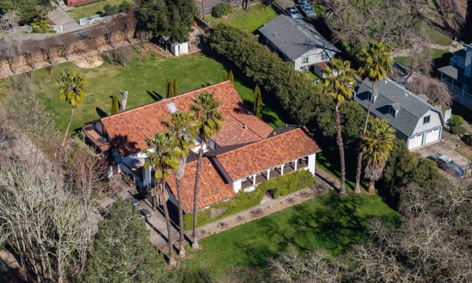 Deer Park Apartment | Saint Helena Wine Villa | Luxury Stay & Vineyard
