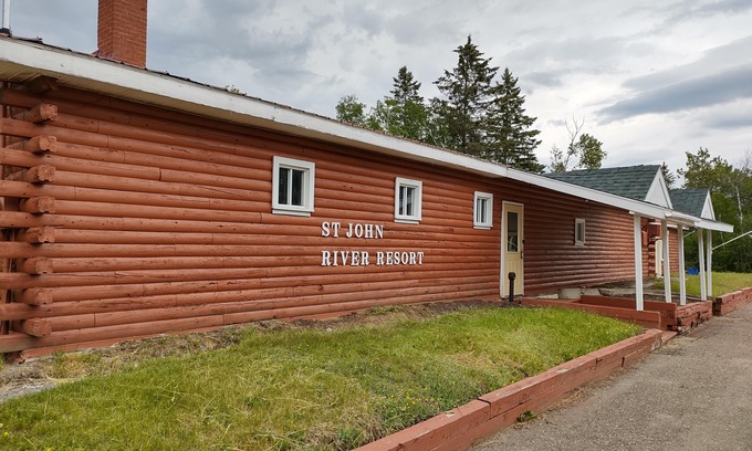 Fort Kent Hotel | Saint John River Resort