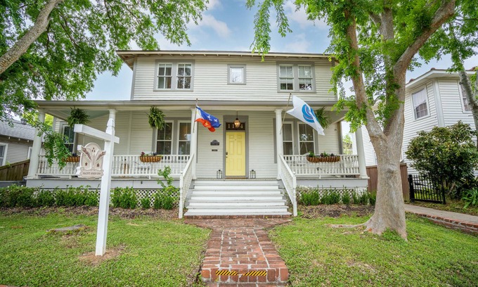 Downtown House | Saint John Inn