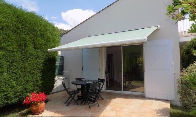 Saint-Palais-sur-Mer House | Saint Palais sur Mer - SMALL HOUSE - in a PRIVILEGED and QUIET SETTING