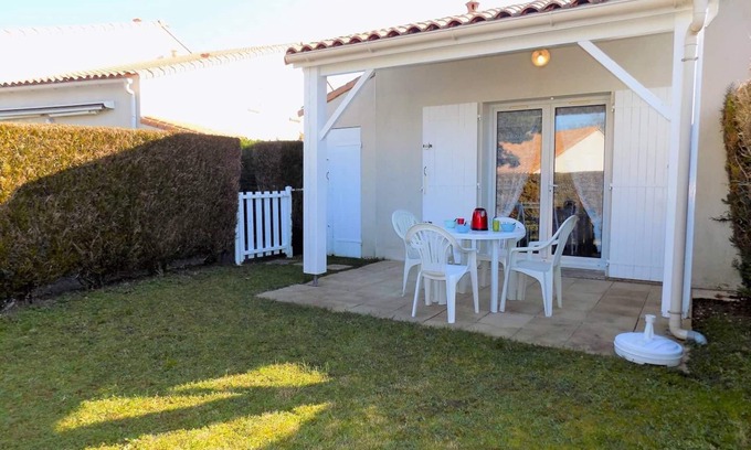 Saint-Palais-sur-Mer Apartment | Saint Palais sur Mer - LOVELY VILLA in residence with SHARED POOL