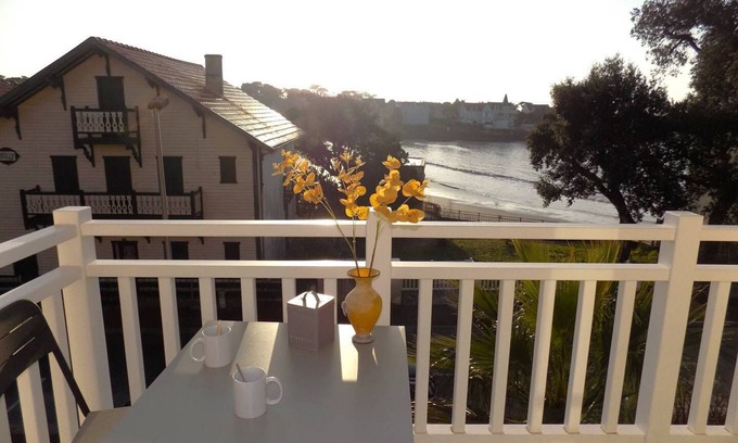 Saint-Palais-sur-Mer Apartment | Saint Palais sur Mer - SUPERB INFINITELY RARE APARTMENT - LE PHALENE