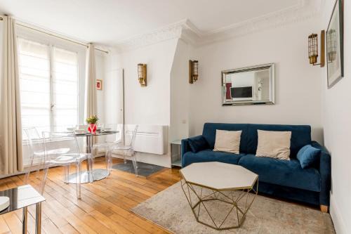 4th Arrondissement Apartment | Saint Paul le Marais Charlemagne