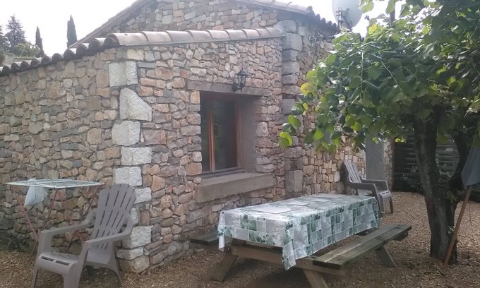 Saint-Sauveur-Gouvernet House | Saint Sauveur Gouvernet: Stone Cottage with pool in the Drôme Provençale