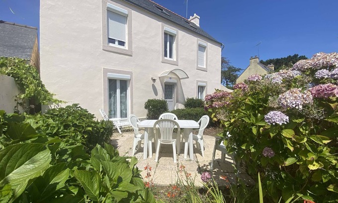 Combrit Apartment | Sainte-Marine, apartment with garden 250 m from the beach of Pussou