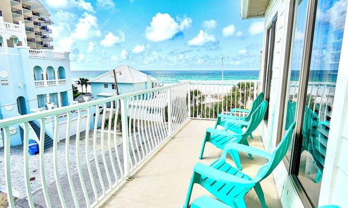 Gulf Lagoon Beach House | ‼️SALE‼️20% OFF Sept.2025-Feb.2026 HUGE Beach house Heated POOL 7BR 4BA Sleeps 23