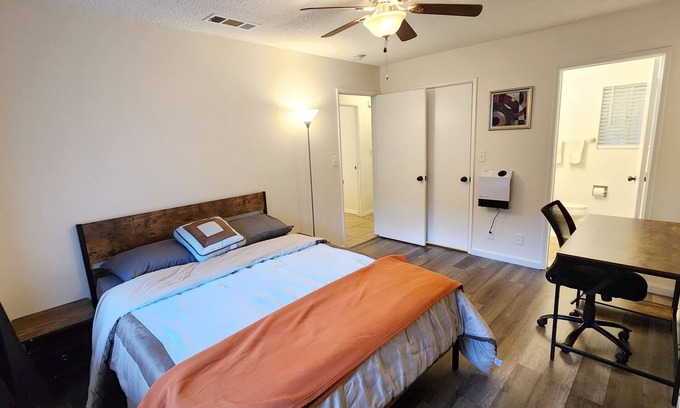 Hemet House | SALE! Peaceful, Clean, 4x Queen Bed, Spacious!