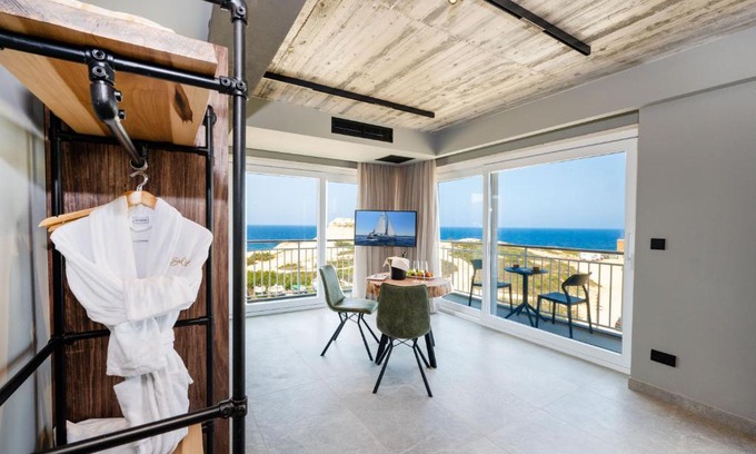 Marsalforn Apartment | Salini Suites
