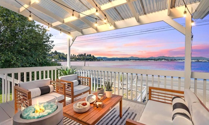 Retsil Cottage | Salish Sea Cottage-2 BR Waterfront in Port Orchard