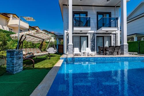 Hisaronu Villa | Salkım- 4 Bedroom Holiday Villa in Oludeniz