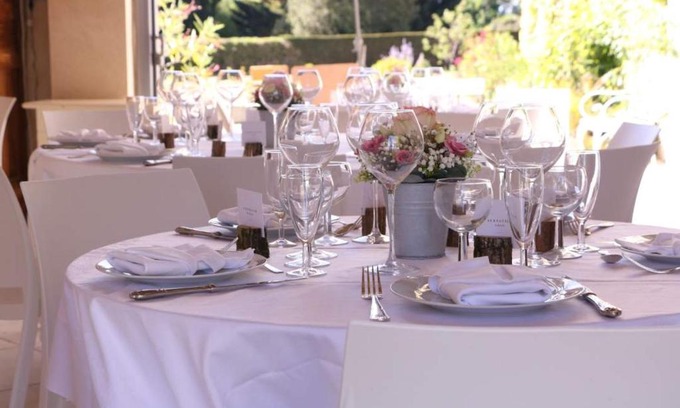 Rouffignac Villa | Salle de réception et hébergements