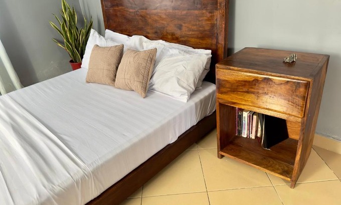 Dar es Salaam House | Sally's home-near JNIA airport