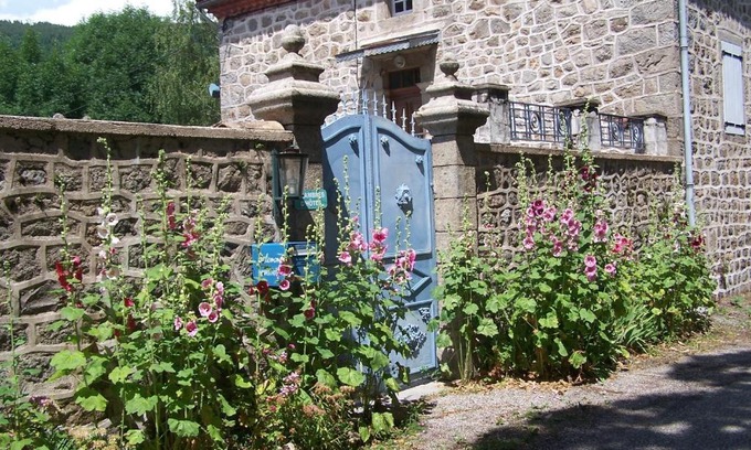 Marcols-les-Eaux Bed & Breakfast | Salomony Chambre d'Hôtes