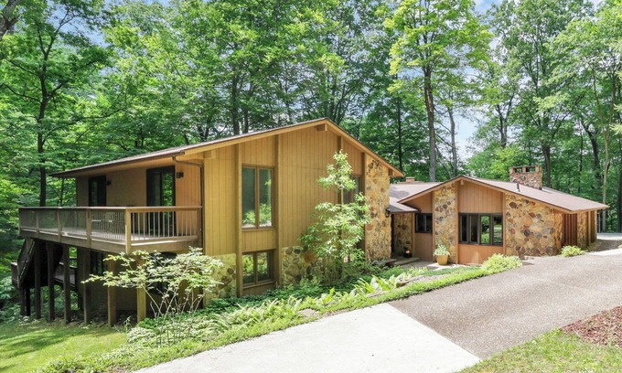 Granville South House | Salt Run Retreat-Secluded home with nature trails