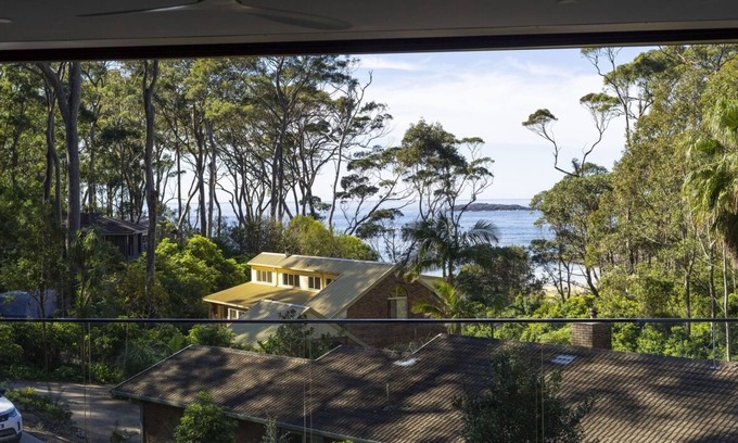 Lilli Pilli House | Salt & Sand | 150m Walk to Beach, WiFi & Fireplace