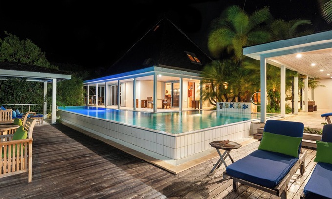 Spanish Town Villa | Salt Spring Villa - sister villa to Red Rock Villa, Spectacular pool and privacy