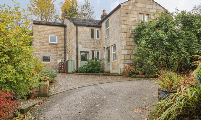Lumbutts Cottage | SALTER RAKE GATE COTTAGE, pet friendly, with open fire in Todmorden