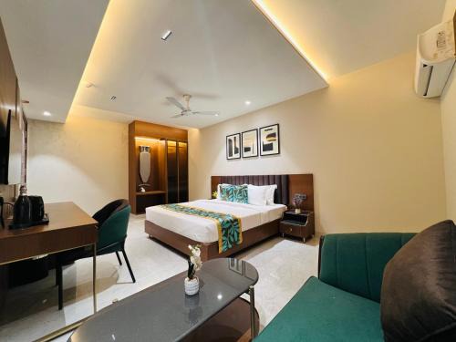 Naraina Hotel | Saltstayz Premier - Naraina, Central Delhi