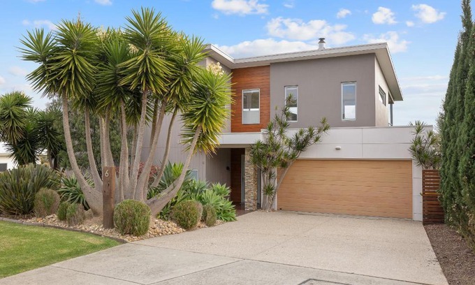 Cowes House | Saltwater Breeze Retreat