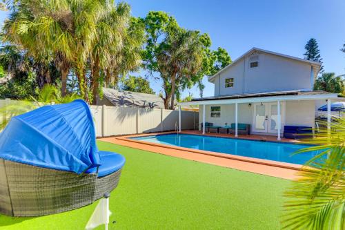 Bradenton House | Saltwater Pool and Putting Green Bradenton Oasis