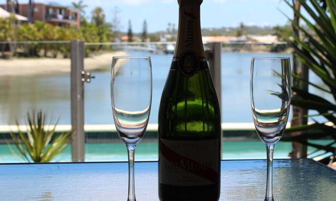 Mooloolaba Apartment | Saltwater Villas - Pet Friendly - Save 10% on 7night bookings