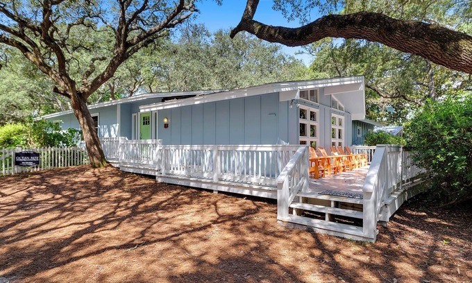 Grayton Beach House | Salty Dawg - Grayton Beach, 30A, Close to the Red Bar, Bike to Seaside!