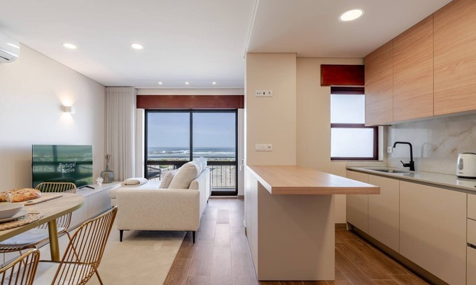 Carreco Apartment | Salty Escape by Portugal Active