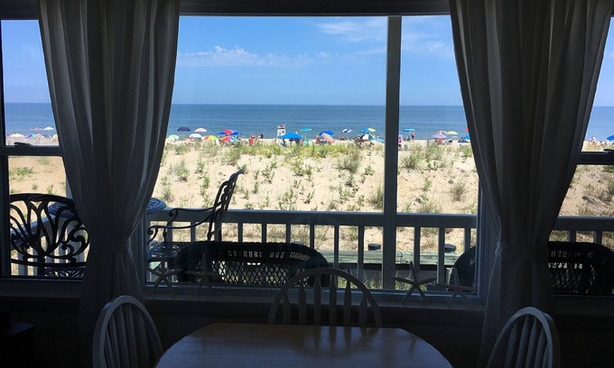 Dewey Beach Condo | SALTY KISS SEASIDE - OCEANFRONT DOG-FRIENDLY CONDO