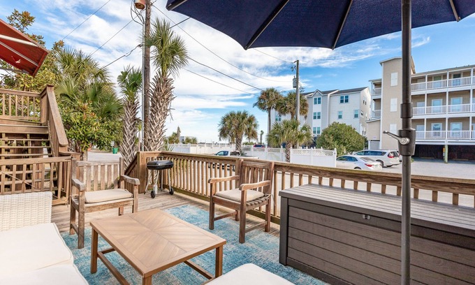 Folly Beach Villa | Salty Shack #B - Across from the Beach - Central Location