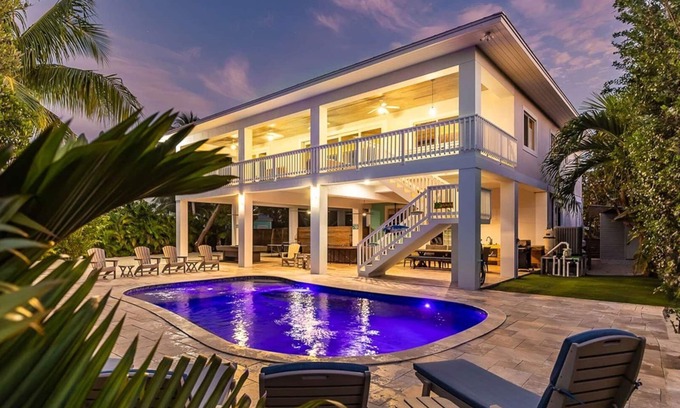 Marathon House | Salty Stingray Sombrero - 4 bed 3 bath Pool | Dock