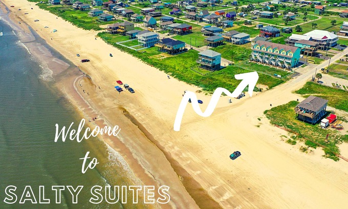 Crystal Beach House | Salty Suites, beachfront, opt golf cart