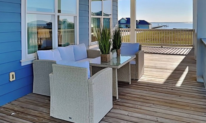 Rockport House | Salty Sunrise | Bayfront Views + Private Pool