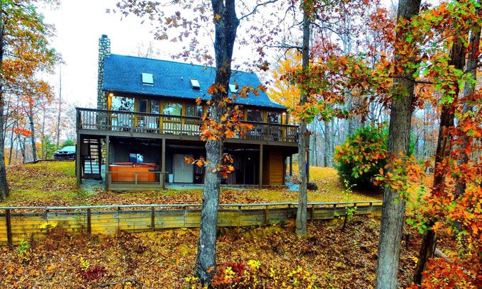 Saluda Cabin | Saluda Cabin with Hot Tub, Year Round Views and Wifi Internet and Direct TV!