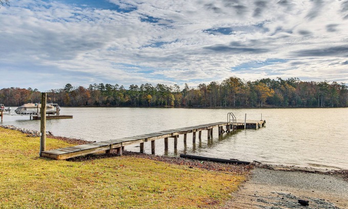 Prosperity House | Saluda River Retreat w/Boat Ramp & Water Views!