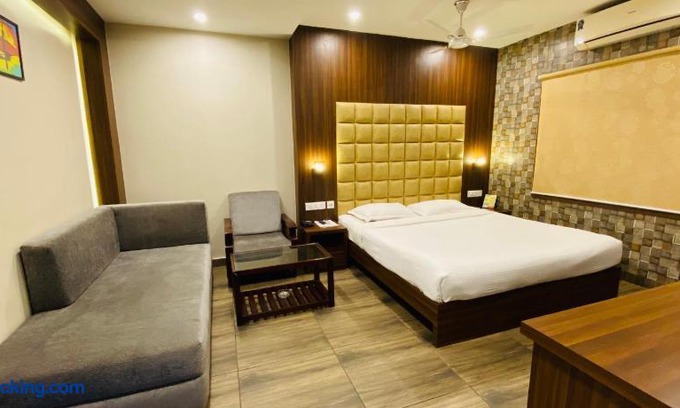 Siliguri Hotel | Saluja Residency New Amber Bar & Restraurant
