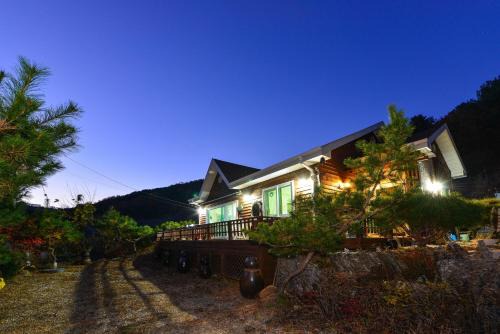 Chuncheon House | Samaksan Pension