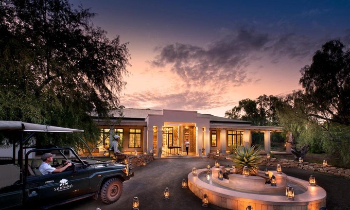 Blue Crane Route Cabin | Samara Karoo Reserve