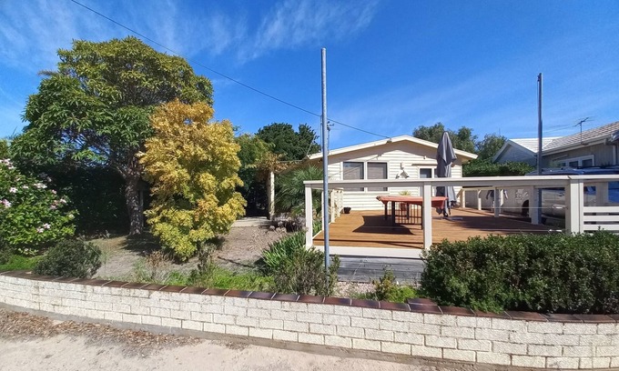 Dalrymple House | Sammy's Retreat Beach Holiday House