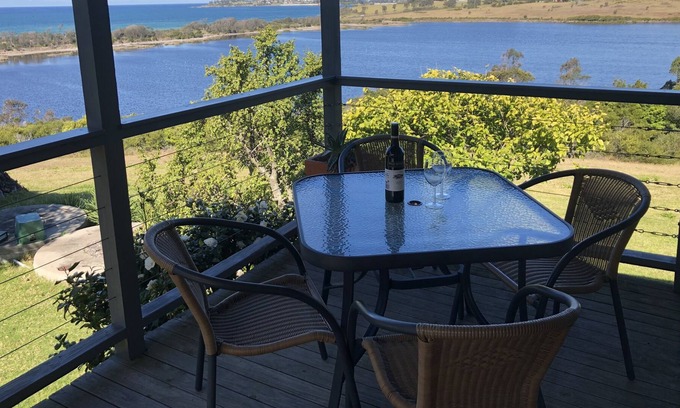 Bermagui House | Samten Pa Seaside Cottage - Stunning Views!!