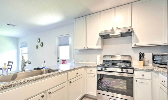 San Antonio House | San Antonio Home w/Smart TVs ~ 11 Mi to Dtwn!