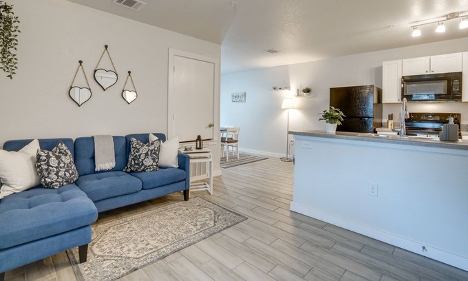 Woodridge Apartment | San Antonio Vacation Rental ~ 3 Mi to UT Campus!
