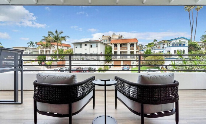 San Clemente Condo | San Clemente Beach House-2 Bed, 2 Bath + Loft- Sleeps 6