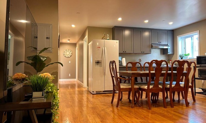 Daly City Apartment | San Francisco 3BR3BA w free parking near airport