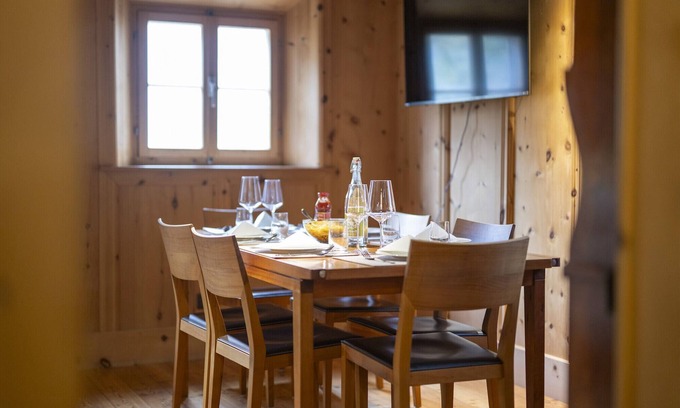 Engadin Scoul Ski Chalet | San Geer Sains: Charming 5.5-house in the old part of the village of Scuol
