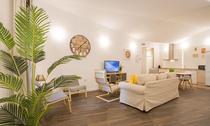 Alfalfa Apartment | San Isidoro Cathedral Oasis by Valcambre