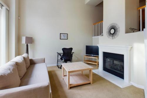 South San Jose Apartment | San Jose 3br w pool spa patio parking SFO-1537