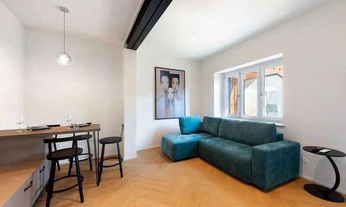 Giaveno Apartment | San Lorenzo Apartment with Balcony and Air Conditioning